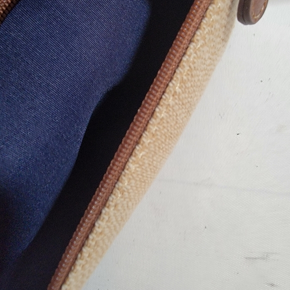 CHAPS Cross Body Wristlet Clutch Purse Tortoise Shell Accent. - Picture 7 of 9